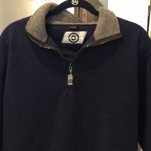 Navy Fleece pullover top. Excellent .condition.